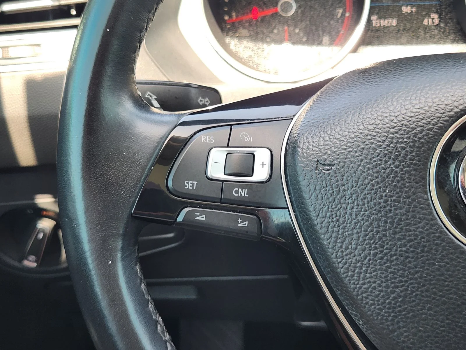 Used 2018 Green Volkswagen 2.0T SE image 28