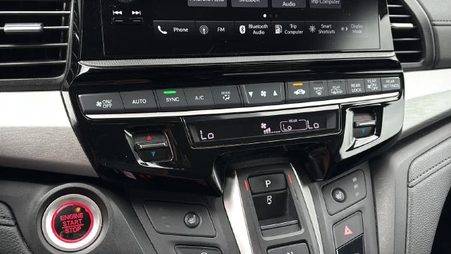 Used 2025  Honda EX-L image 31