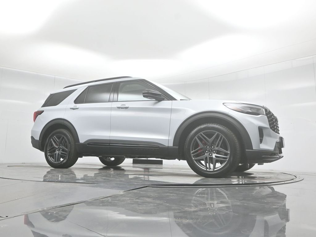 New 2026 Space White Metallic Ford ST image 45