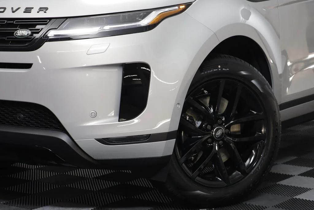 New 2026 Silver Land Rover S image 4