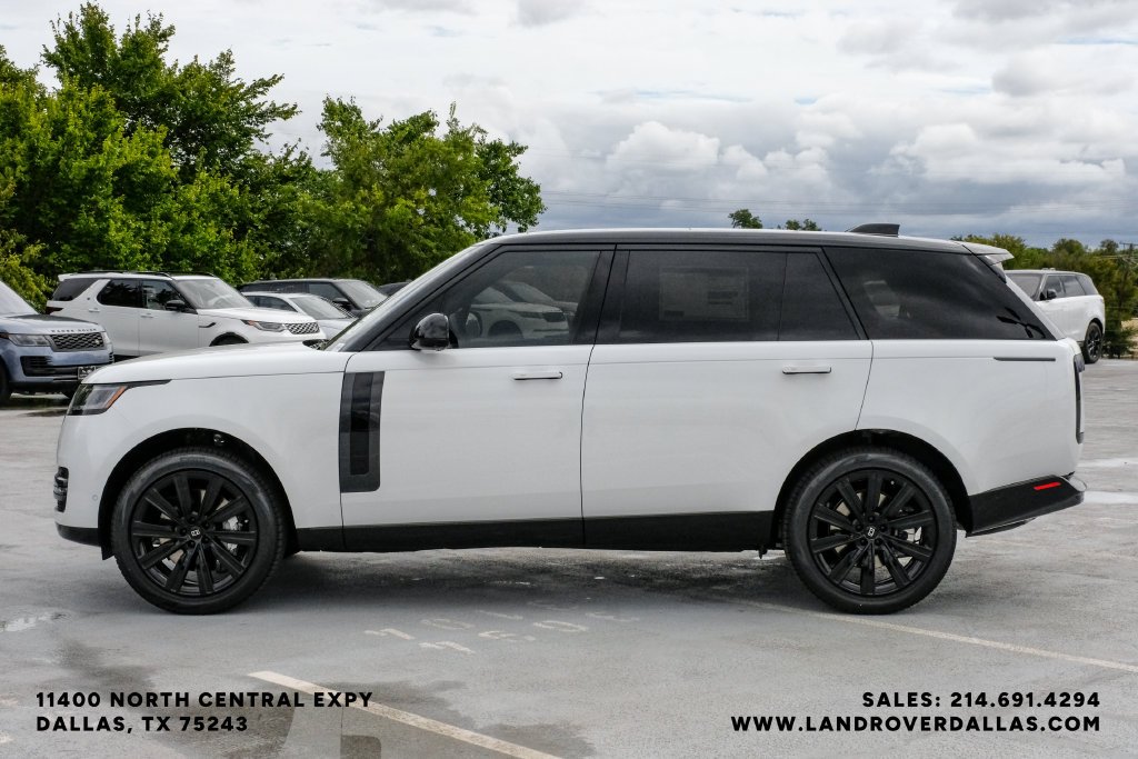 New 2027 Fuji White Land Rover SE image 9