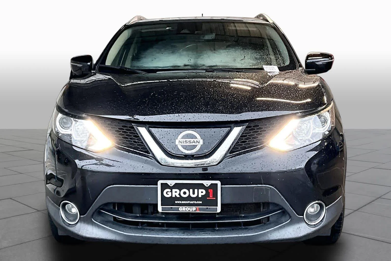 Used 2019 Magnetic Black Pearl Nissan SV image 4