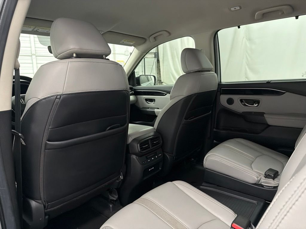 Used 2024 Silver Honda EX-L image 18