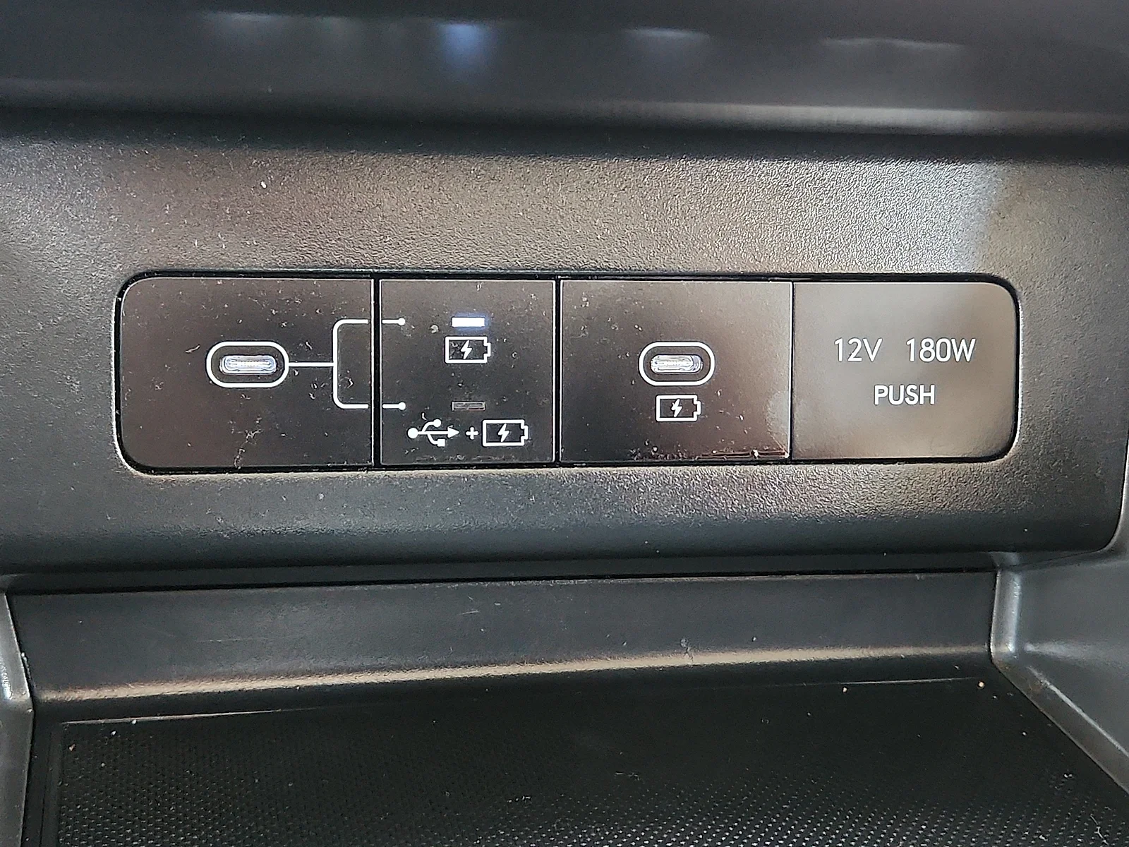 Used 2025 White Hyundai SEL image 18