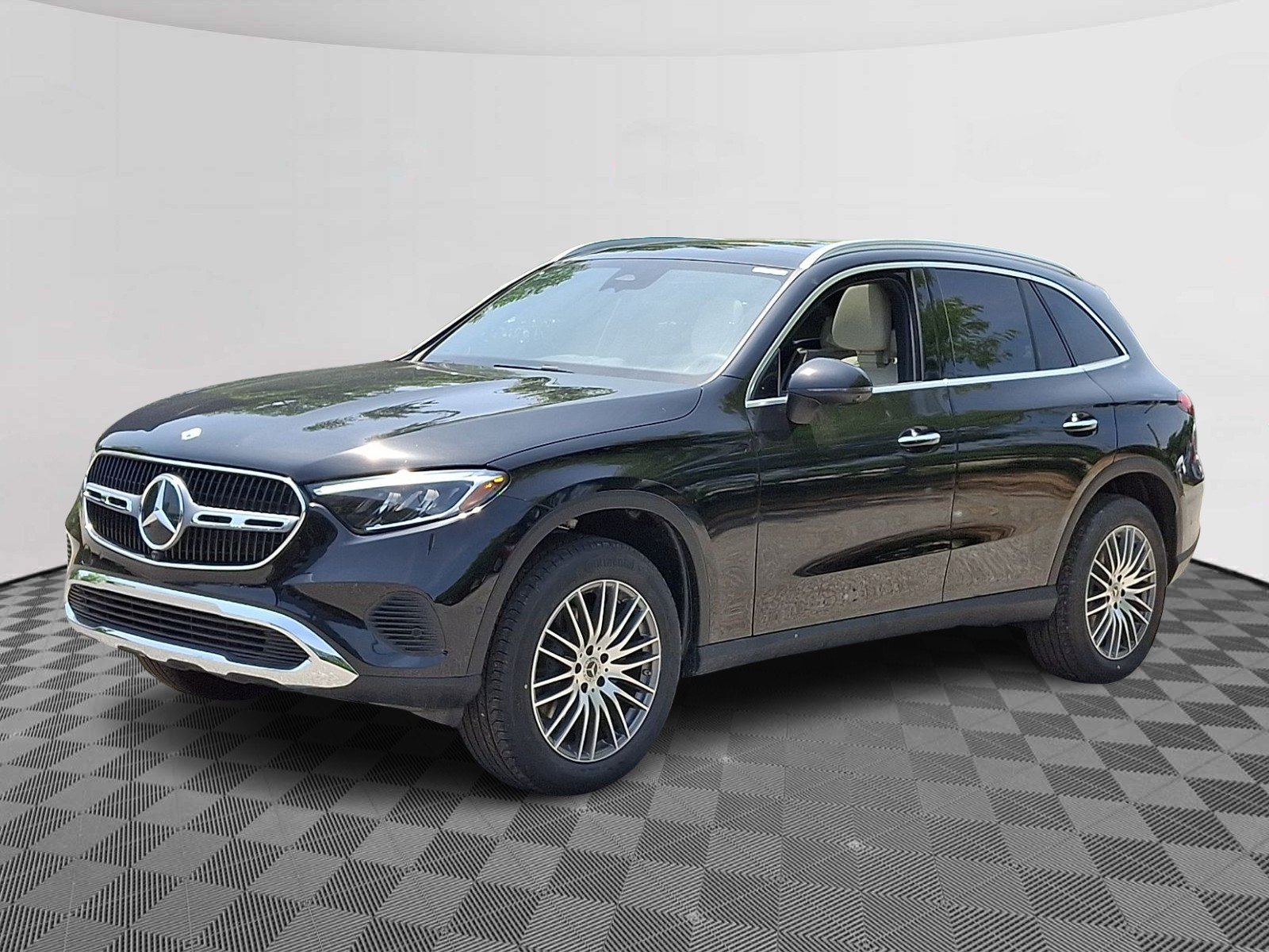 New 2026 Obsidian Black Metallic Mercedes-Benz GLC 300 image 3