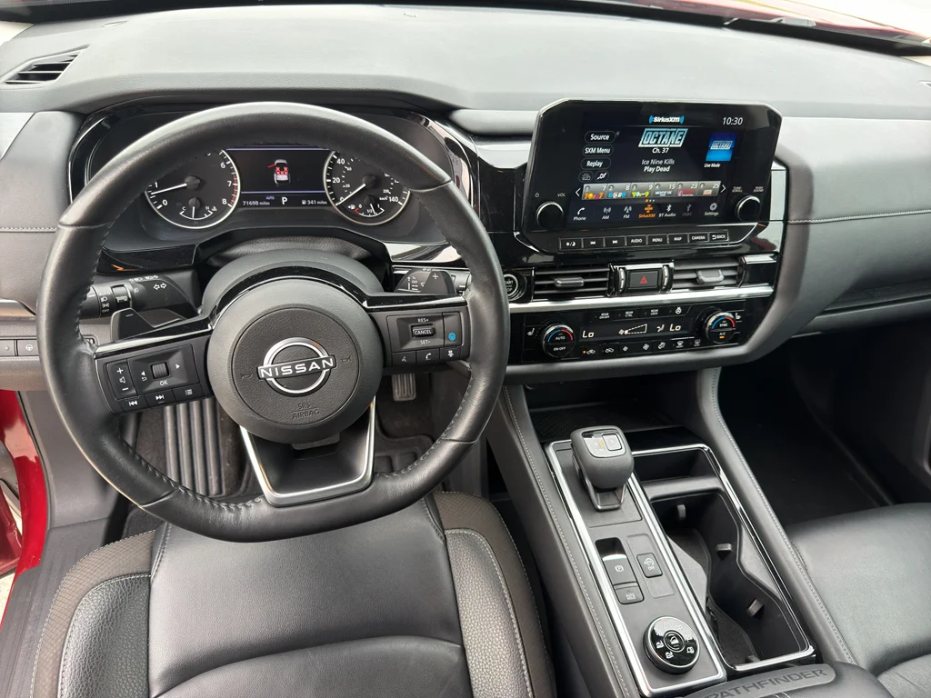 Used 2023 Scarlet Ember Tintcoat Nissan SL image 12