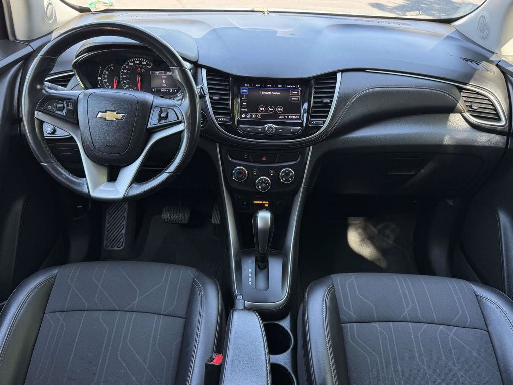 Used 2020 White Chevrolet LT image 3