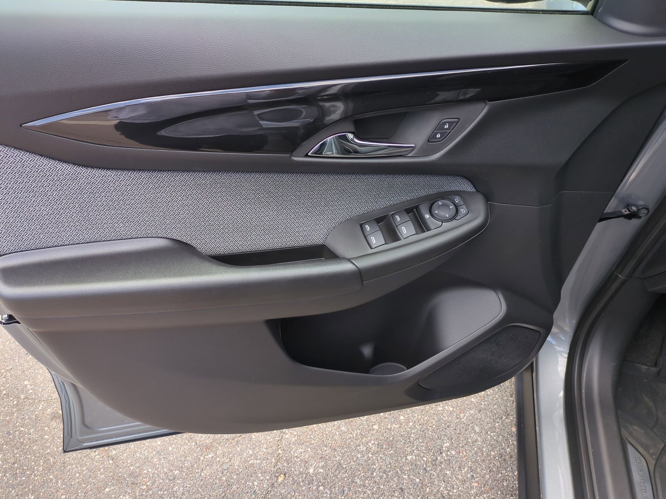 New 2026 Sterling Gray Metallic Chevrolet LT image 23