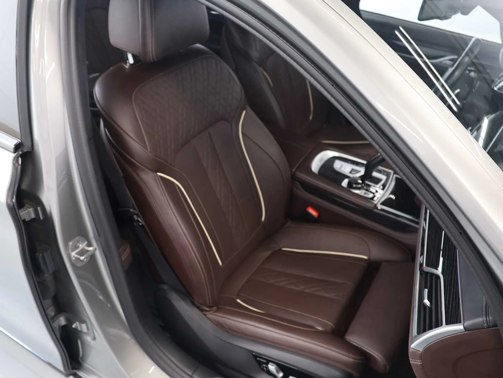 Certified Used 2022 Donington Gray Metallic BMW 750i xDrive image 13