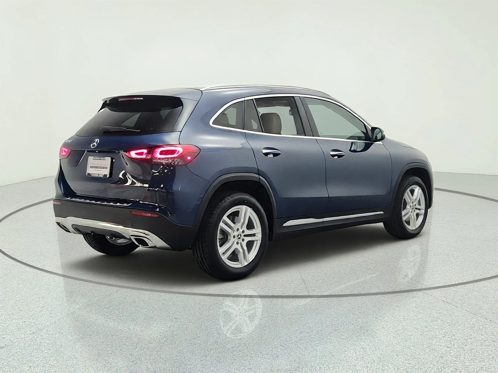 Used 2021 Denim Blue Metallic Mercedes-Benz GLA 250 SUV image 5