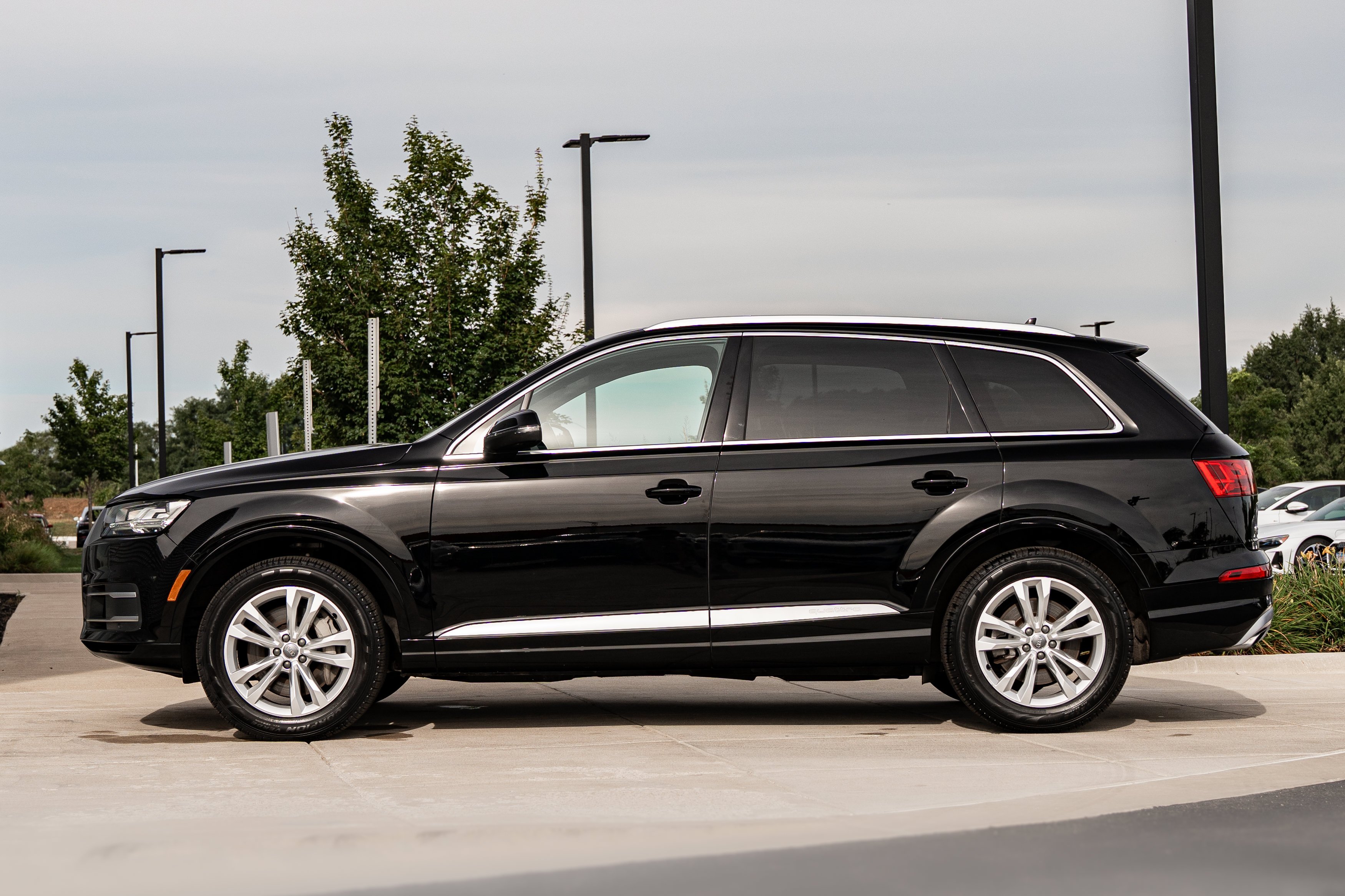 Used 2019 Night Black Audi Premium Plus image 6