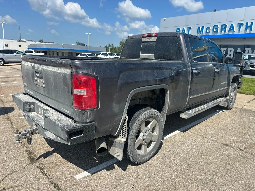 Used 2016 Silver GMC Denali image 5
