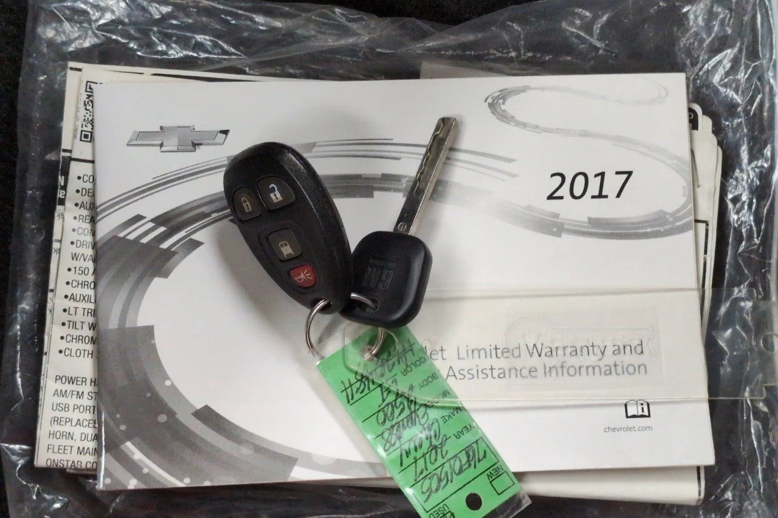 Used 2017 SUMMIT WHITE Chevrolet LT image 9