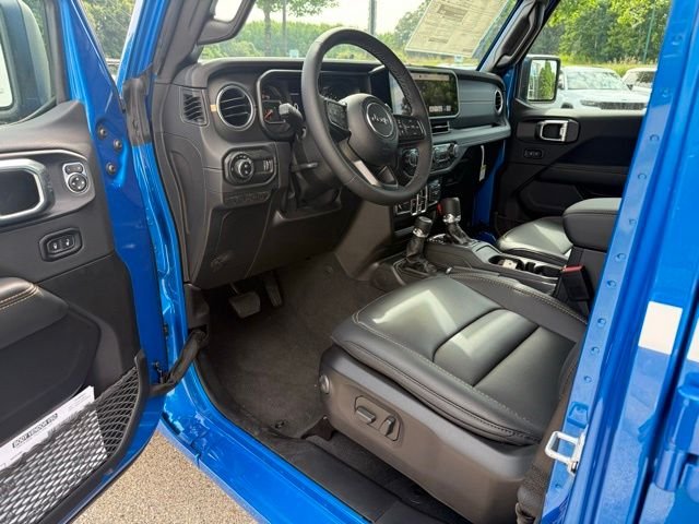 New 2026 Hydro Blue Pearl-Coat Exterior Paint Jeep Sahara image 13