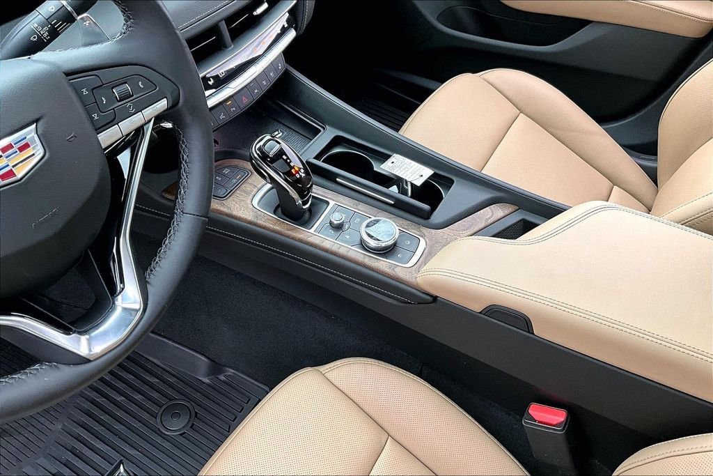 Used 2025 Silver Cadillac Premium Luxury image 14