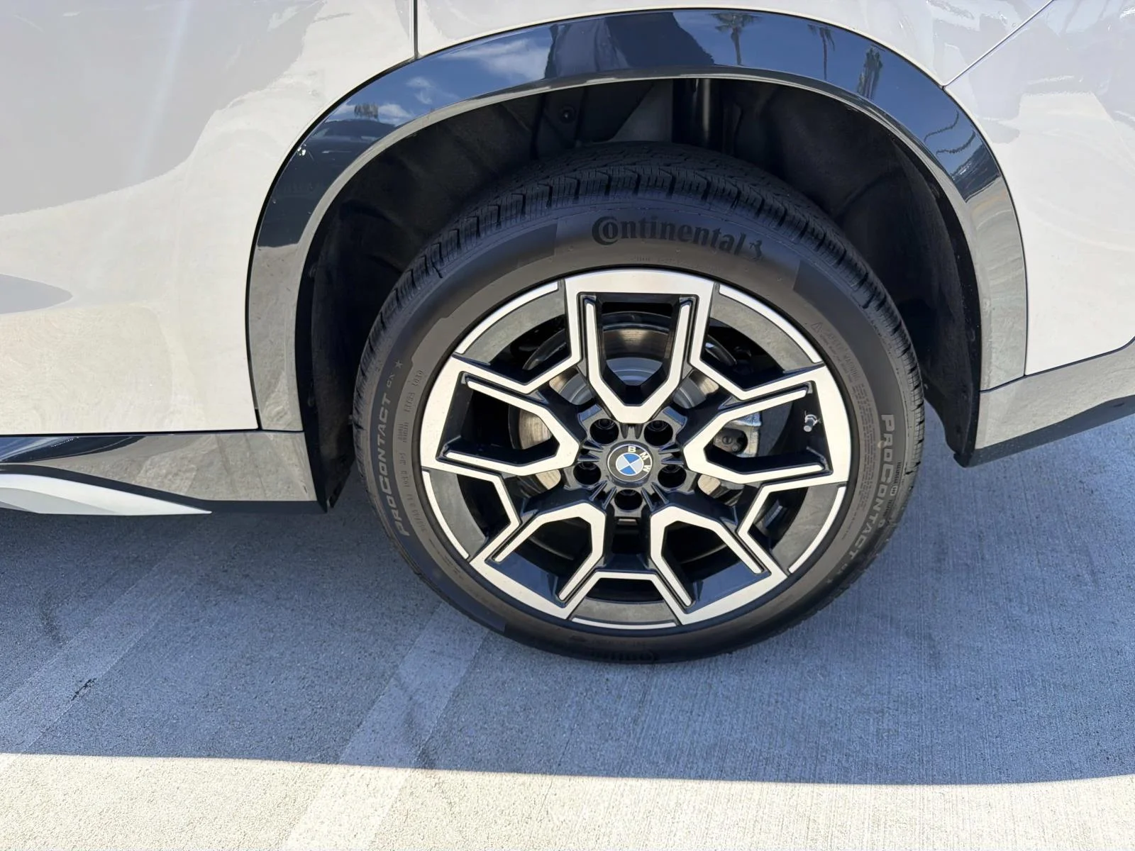 New 2026 Dune Grey Metallic BMW xDrive28i image 5