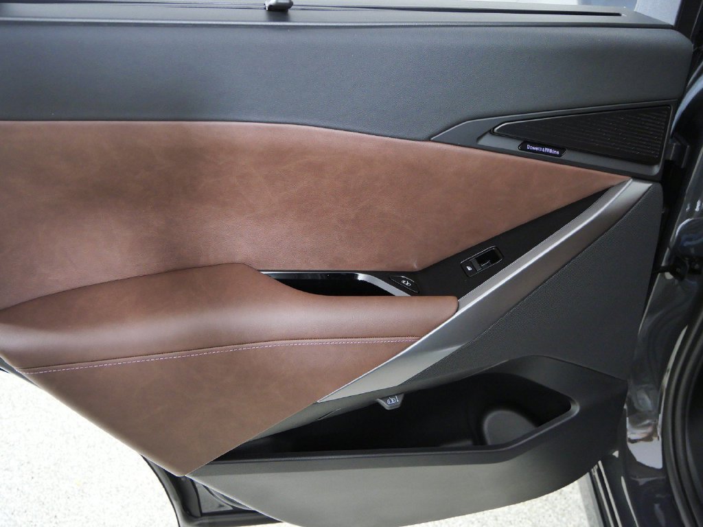 New 2027 Dravit Grey Metallic BMW  image 29