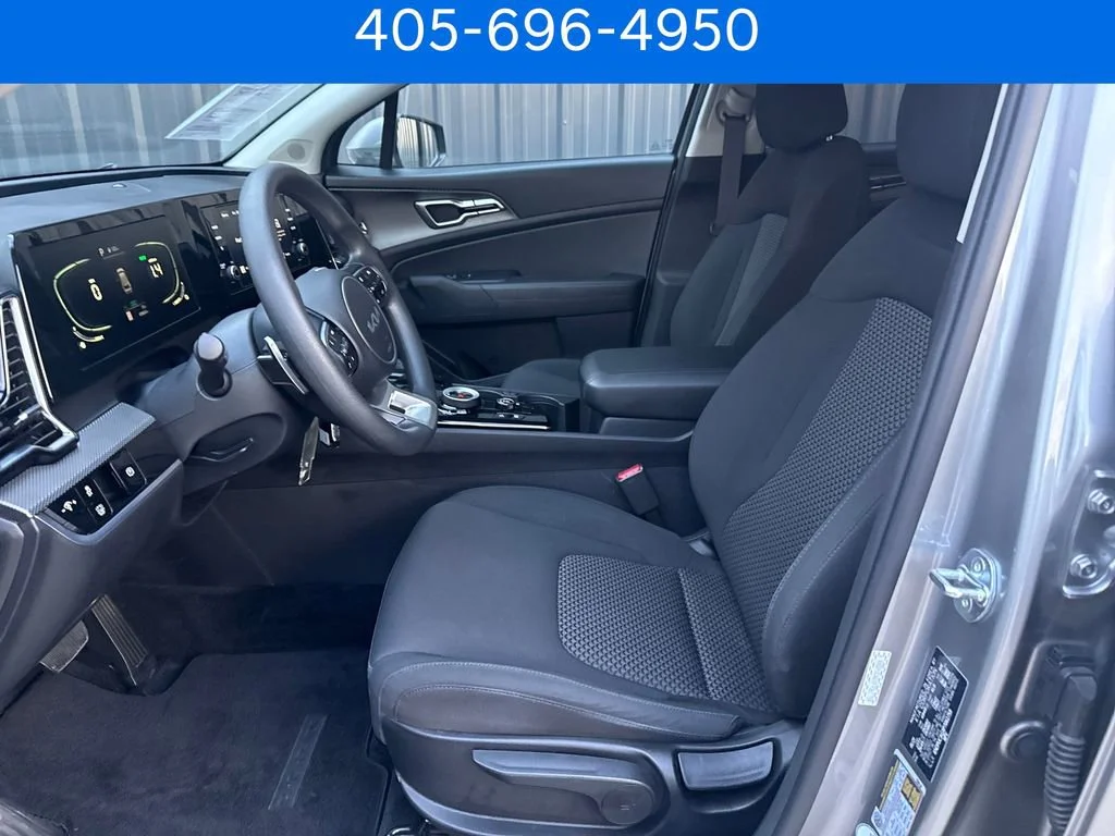 Pre-Owned 2023 Kia Sportage Hybrid LX