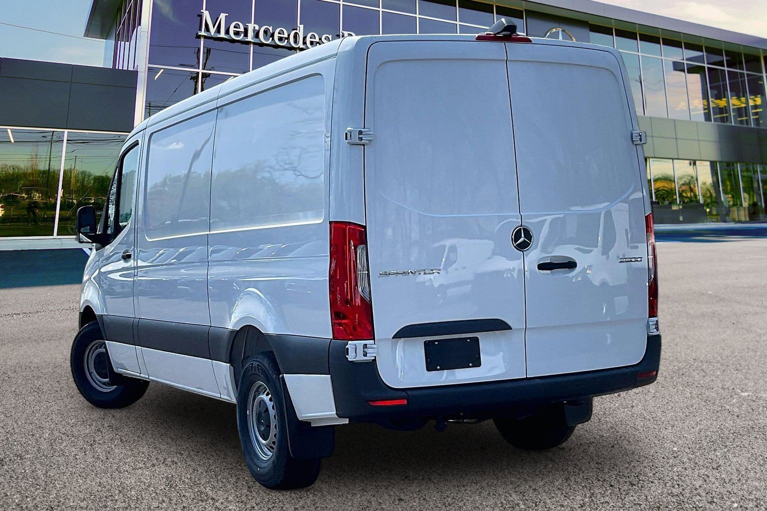 New 2025 Arctic+White Mercedes-Benz Cargo 144 WB image 17
