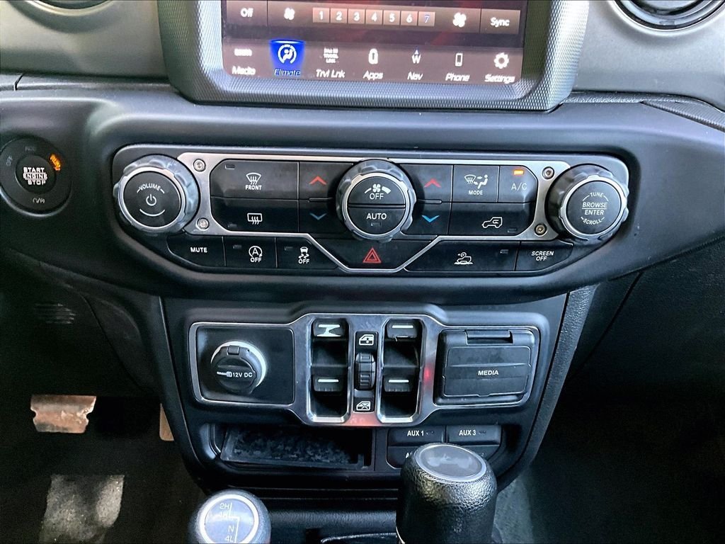 Used 2023 Earl Clearcoat Jeep Sport S image 26