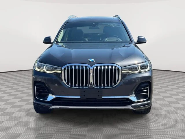 Used 2020 Gray BMW xDrive40i image 2