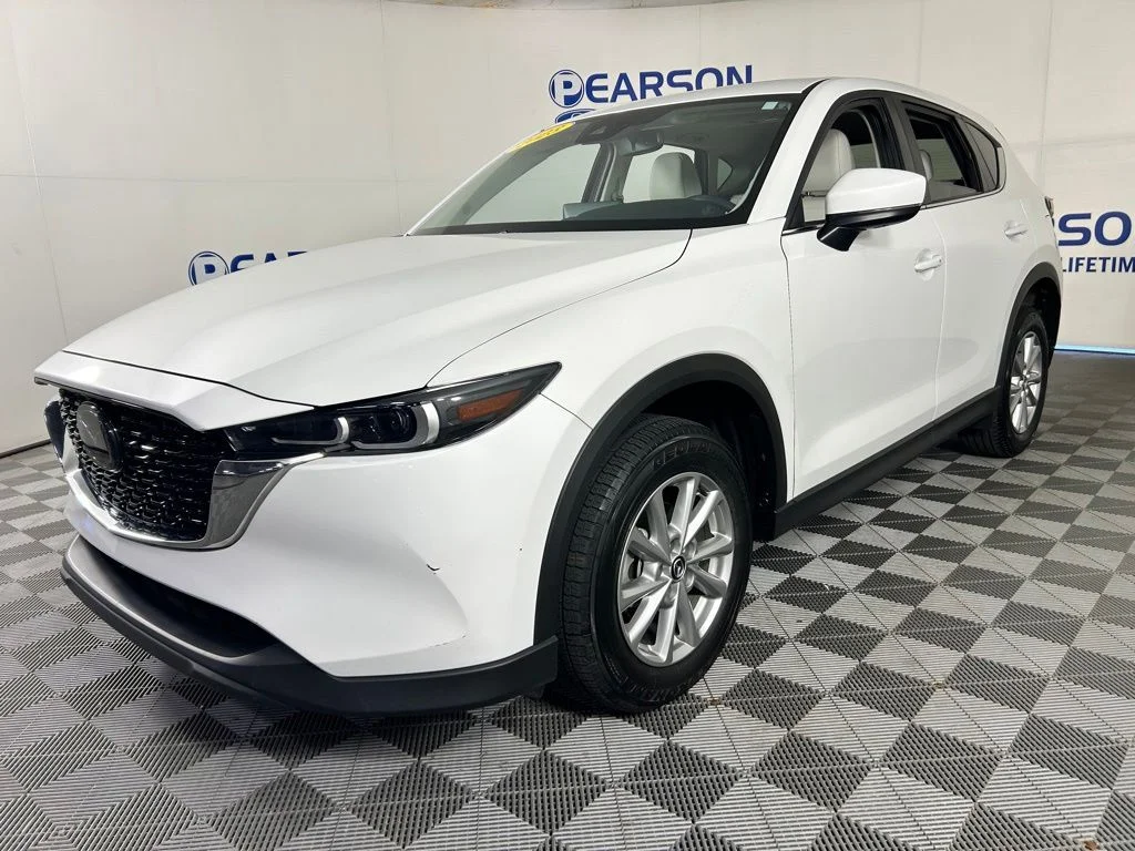 2023 Mazda CX-5 S Preferred package Auto AWD's photo