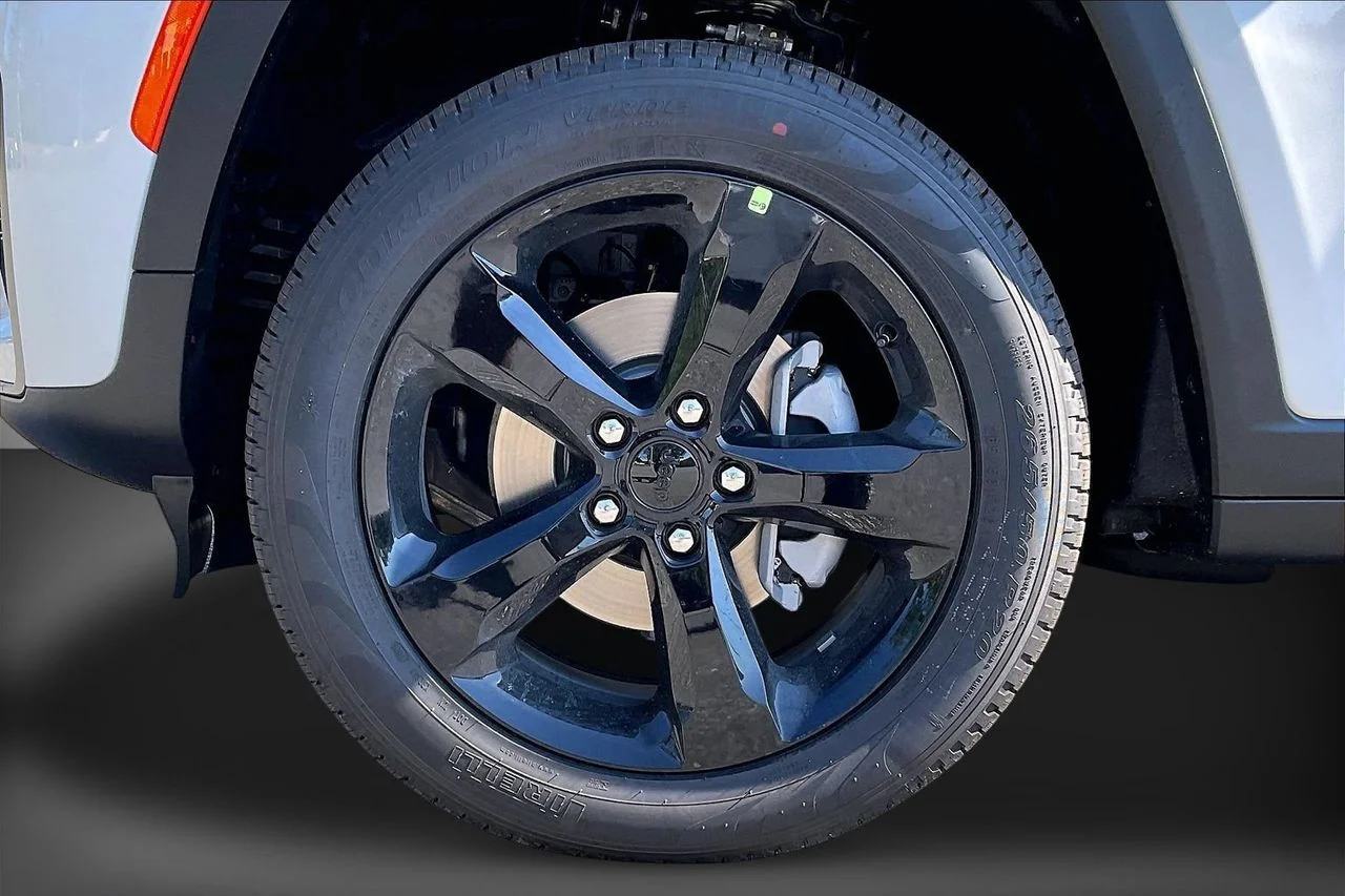 New 2026 Bright White Clearcoat Jeep Limited image 28