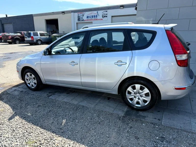 2011 Hyundai Elantra Touring GLS - Photo 11