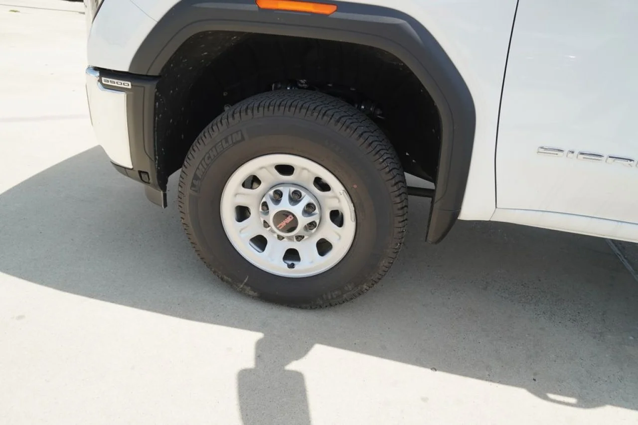 2025 GMC Sierra 3500HD Pro - Photo 13