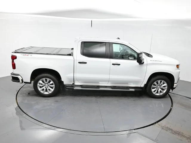 Used 2021 SUMMIT WHITE Chevrolet Custom image 24