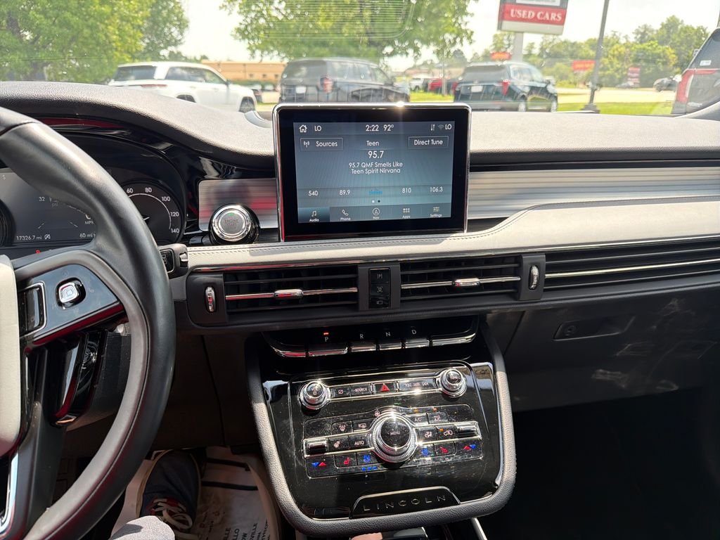 Used 2022 Red Lincoln Standard image 20
