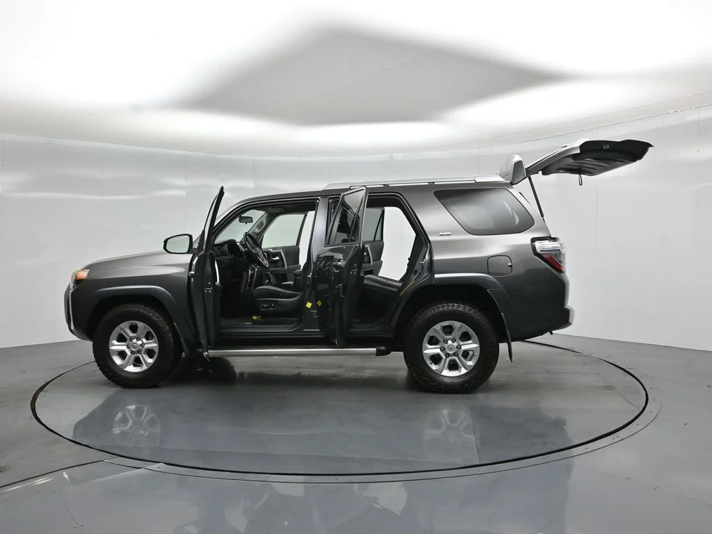 Used 2014 Gray Toyota SR5 image 31