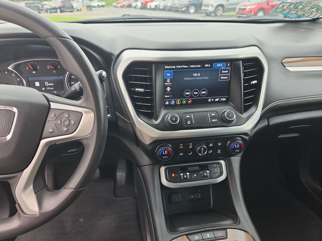 Used 2023 White GMC SLE image 17
