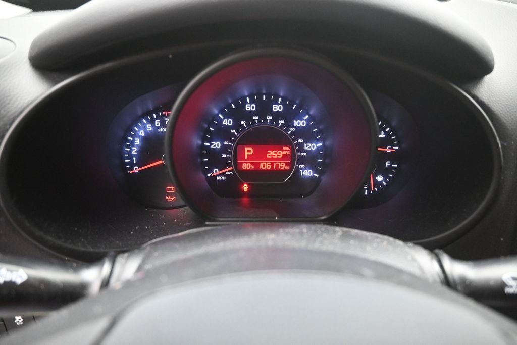 Used 2018 Green Kia Plus image 6
