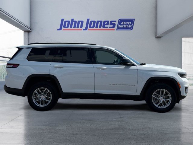 New 2026 Bright White Clear-Coat Exterior Paint Jeep Laredo image 6