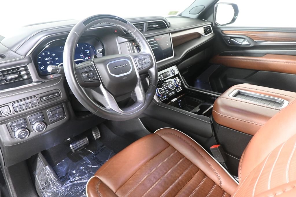 2024 GMC Yukon Denali Ultimate - Photo 15