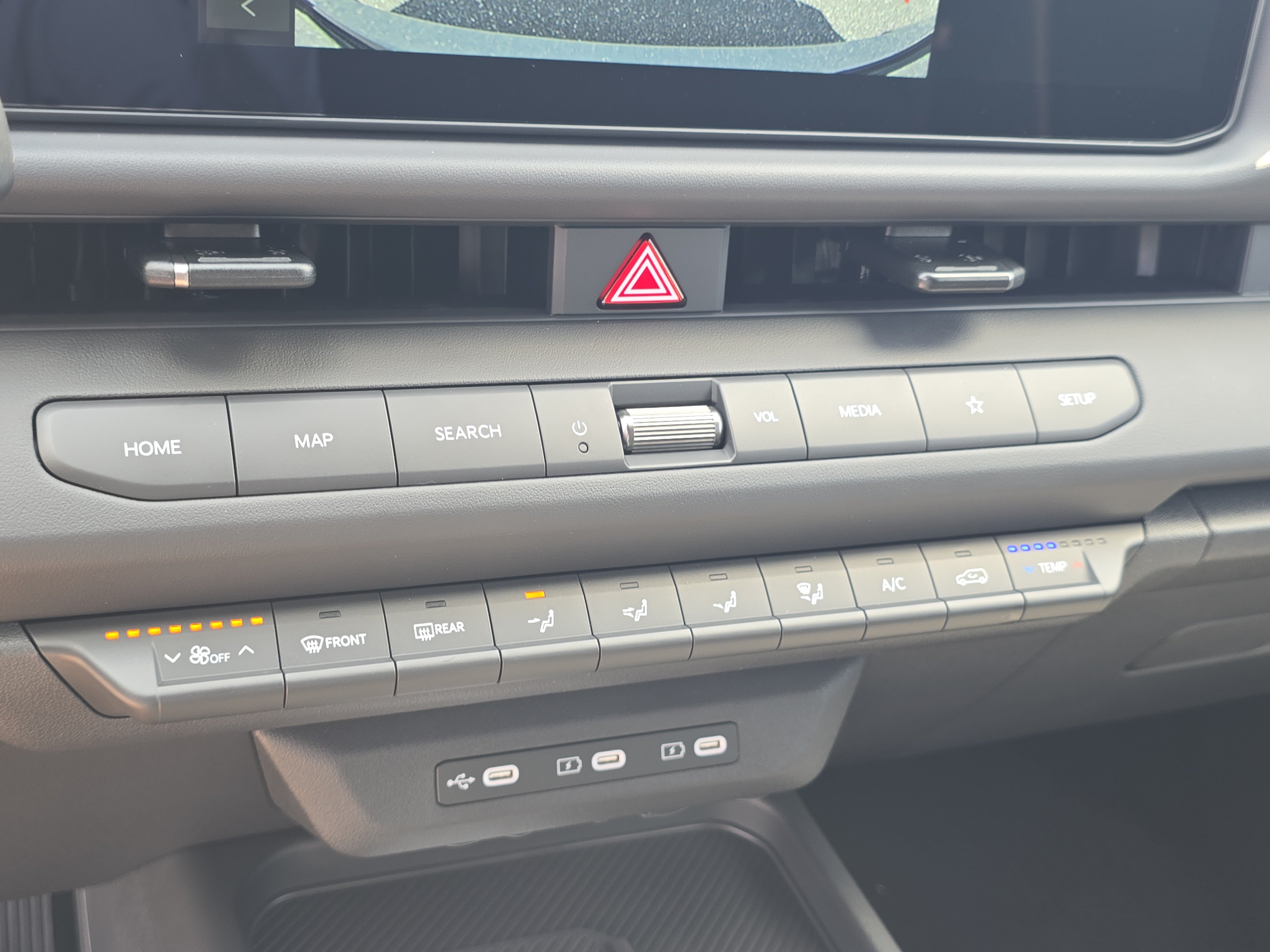 New 2027 Frost Blue / Black Roof Kia X-Line S image 24
