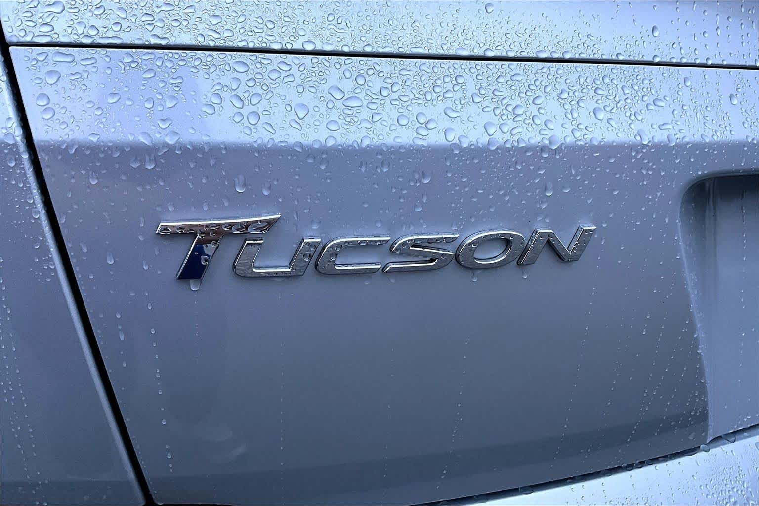 Used 2018 Molten Silver Hyundai SEL image 10
