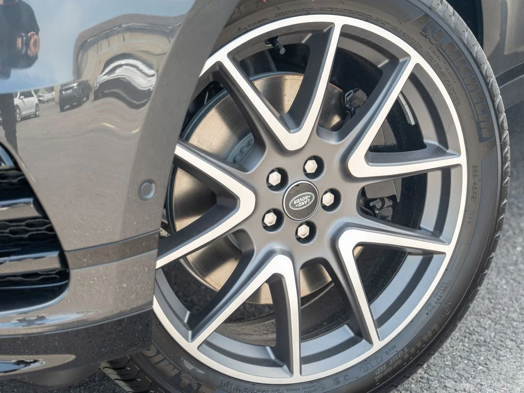 New 2026 Gray Land Rover  image 9