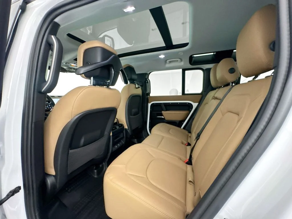 New 2026 Fuji White Land Rover S image 27