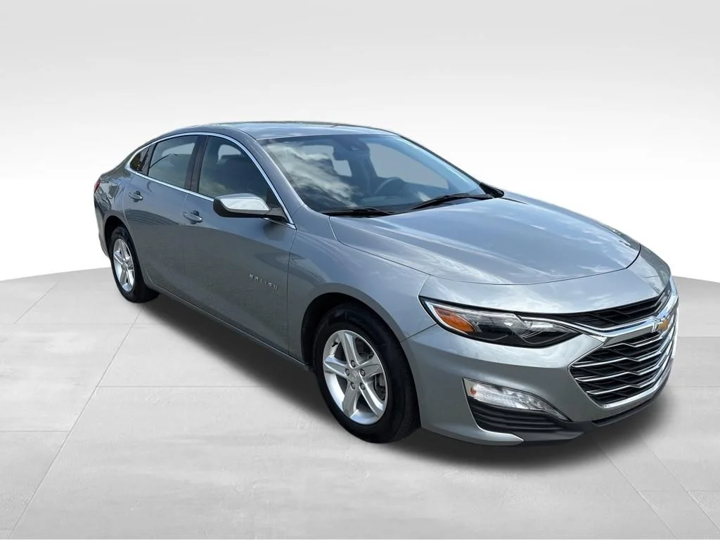 Used 2024 Gray Chevrolet LT image 8