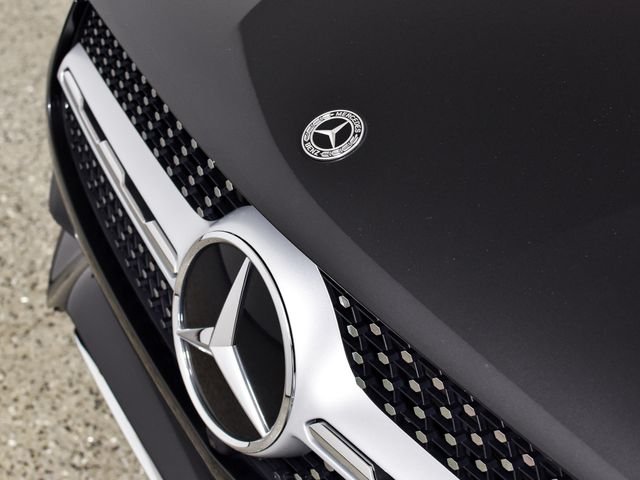 Certified Used 2022  Mercedes-Benz GLC 300 image 9