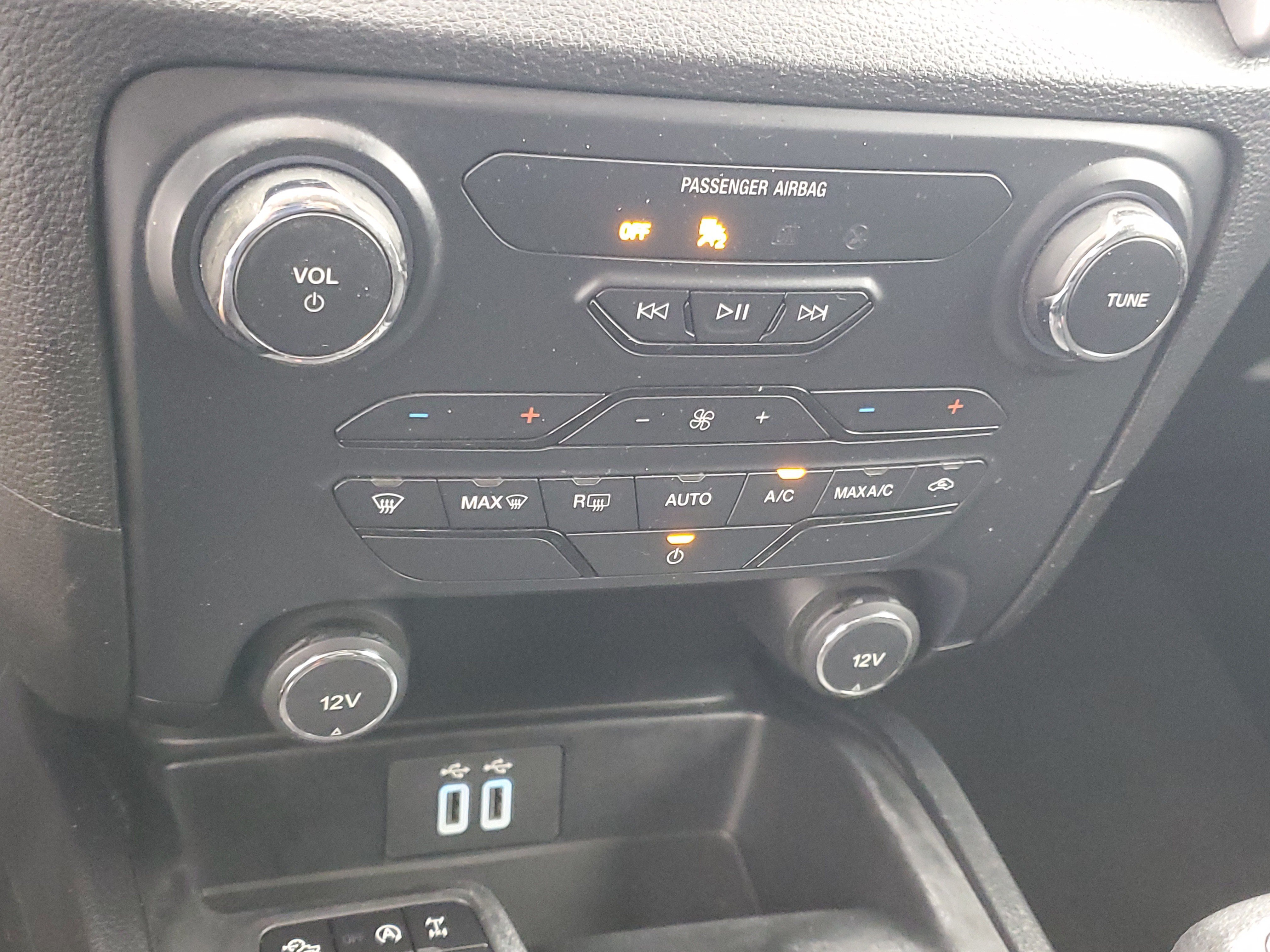 Used 2020 Magnetic Metallic Ford XLT image 27
