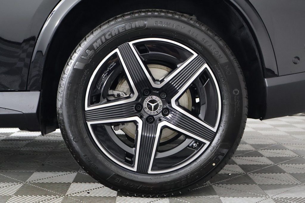 New 2026 Black Mercedes-Benz GLC 300 image 10