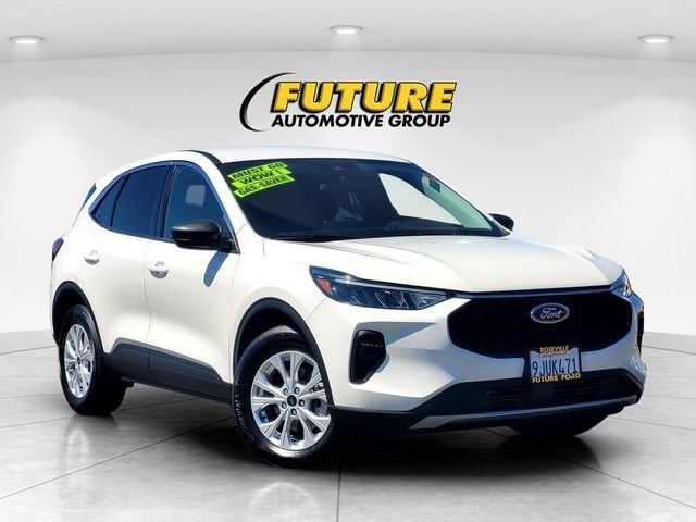 Used 2023 White Ford Active image 1