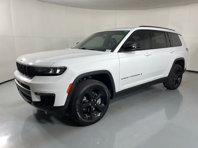 New 2025 Bright White Clear-Coat Exterior Paint Jeep Limited image 4