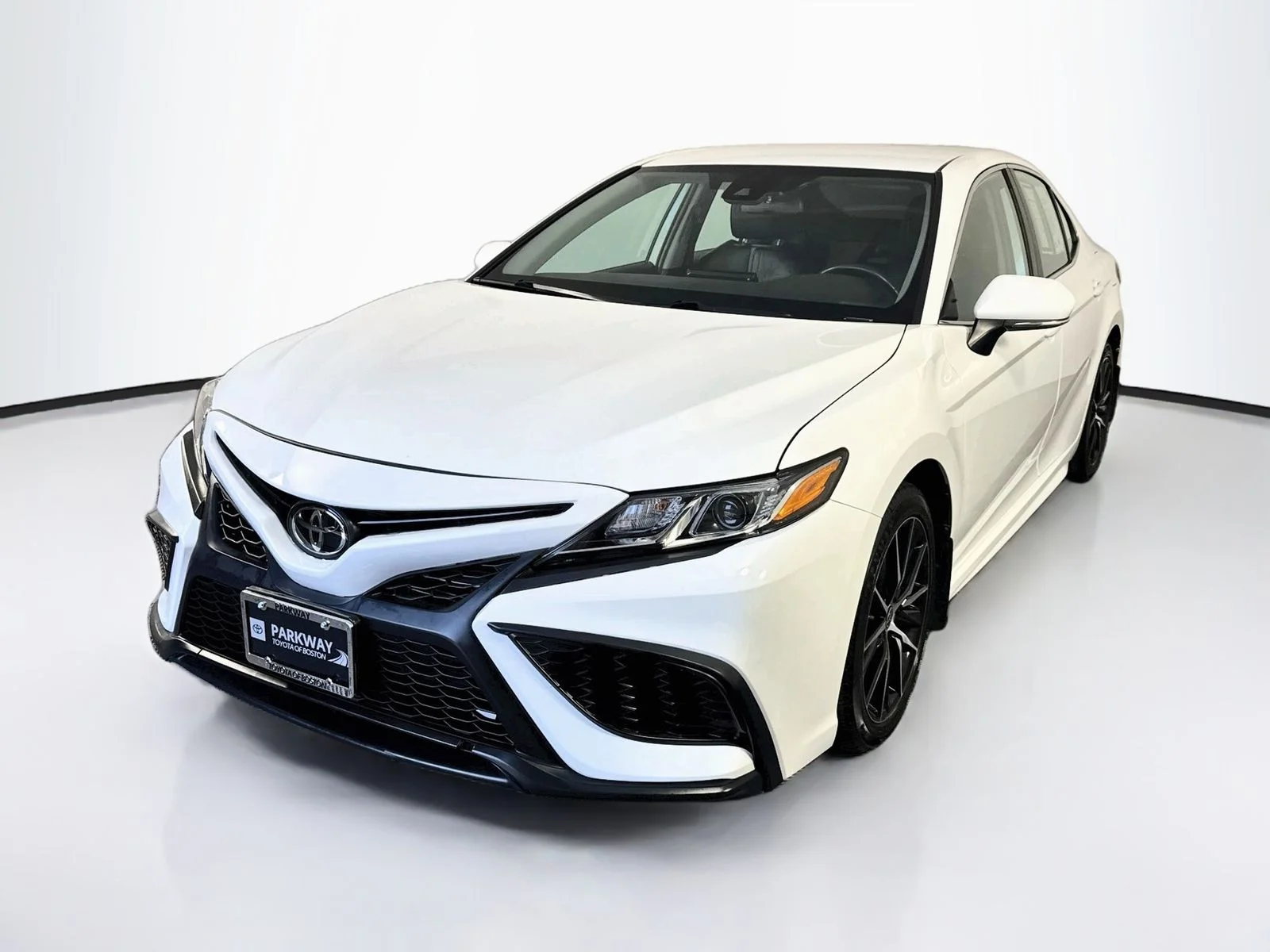 Certified Used 2022 White Toyota SE image 3