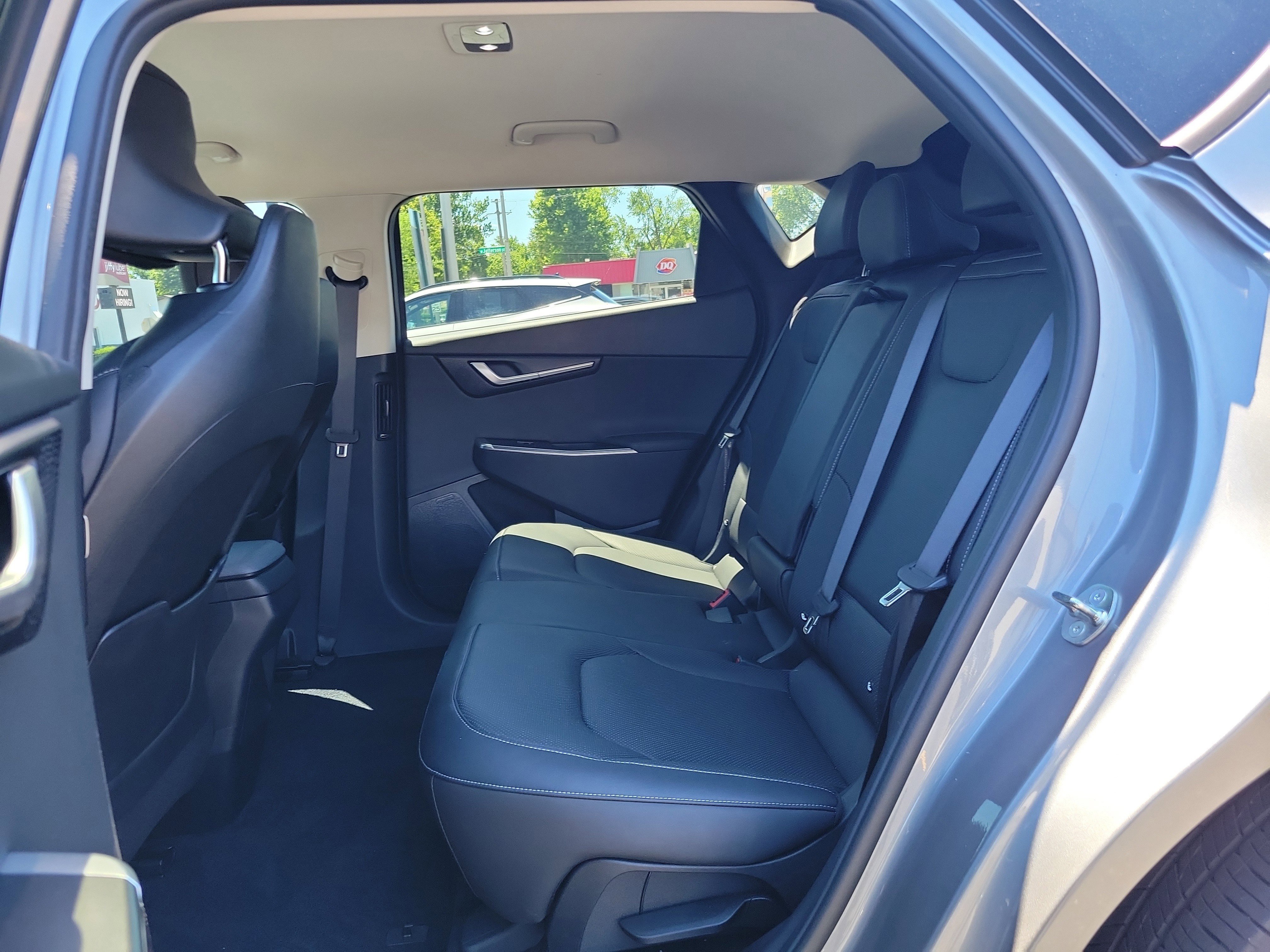 Used 2023 Steel Gray Kia Wind image 11
