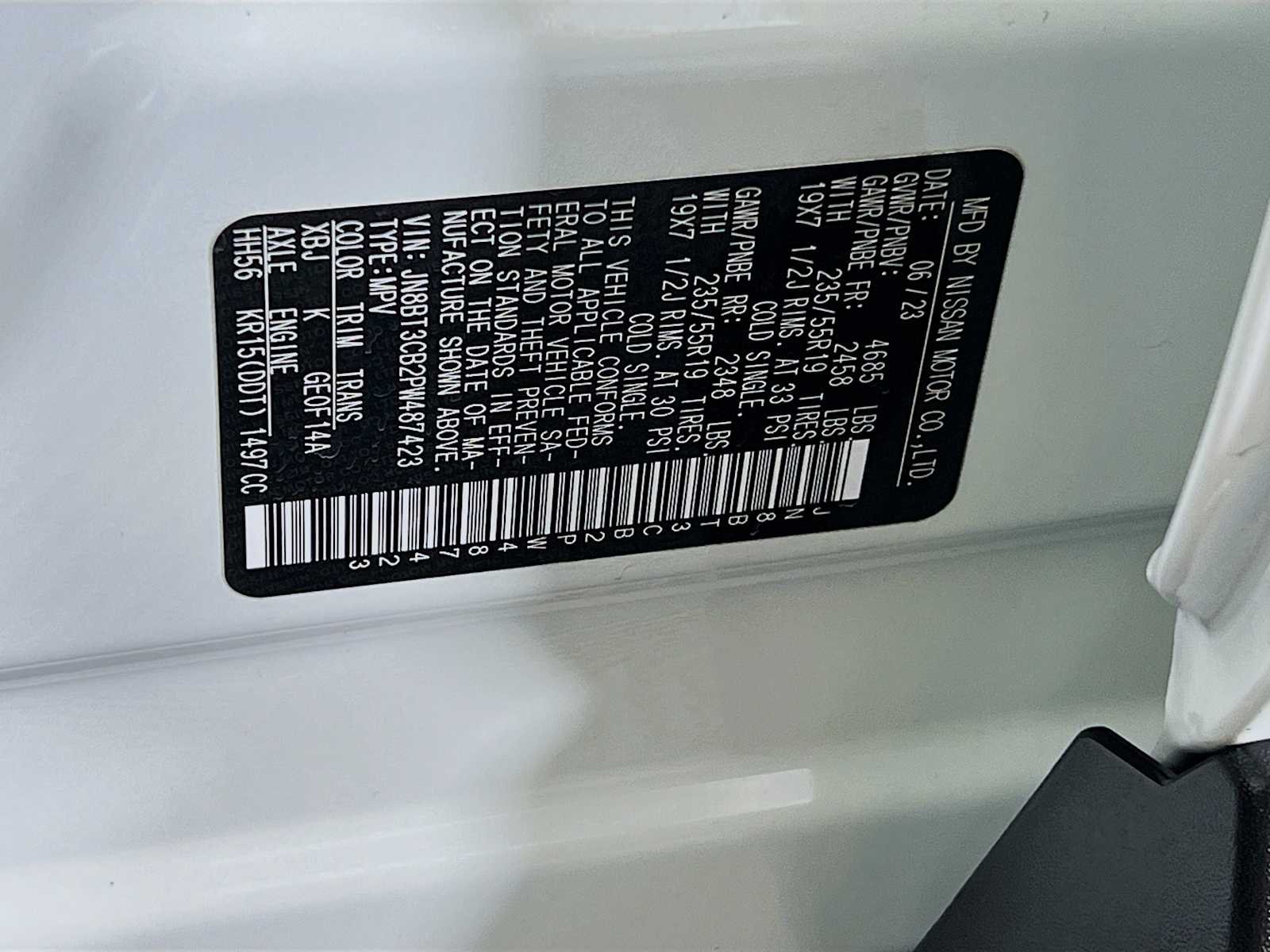 Used 2023 Pearl White Tricoat/Super Black Nissan SL image 33