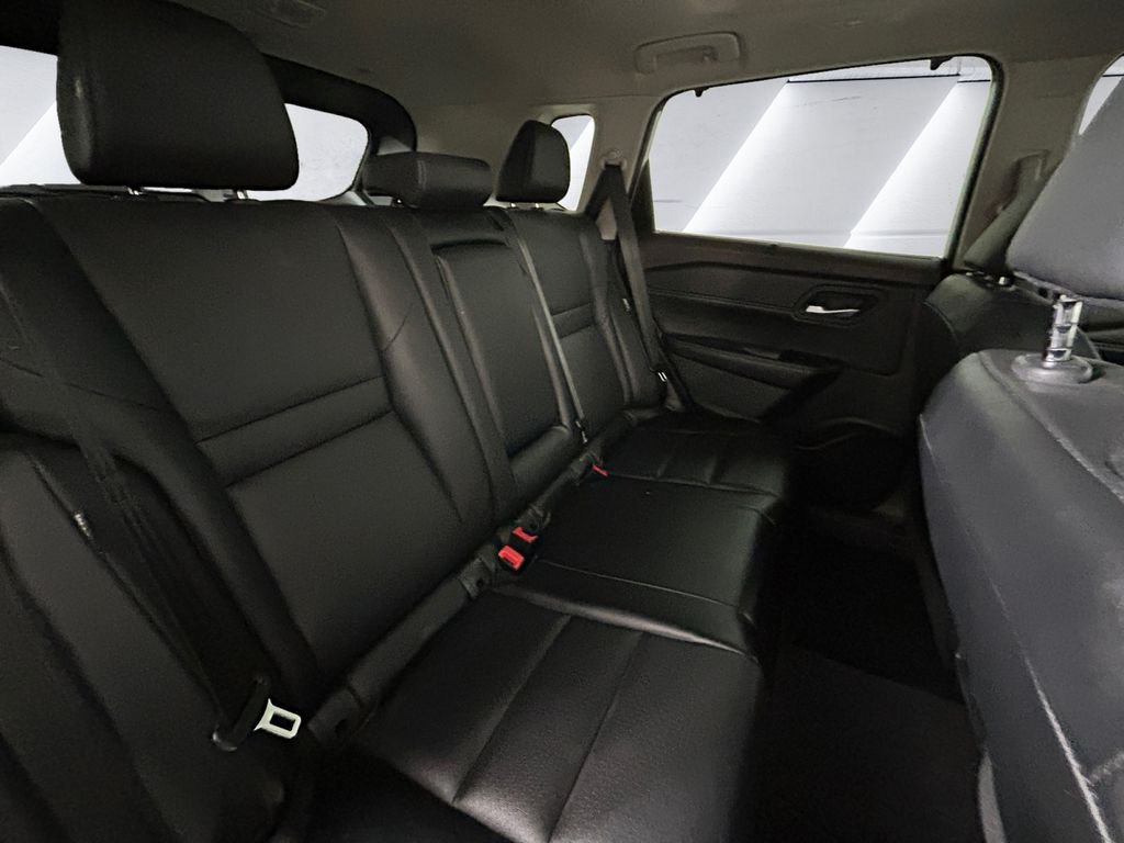 Used 2022 White Nissan SV image 16